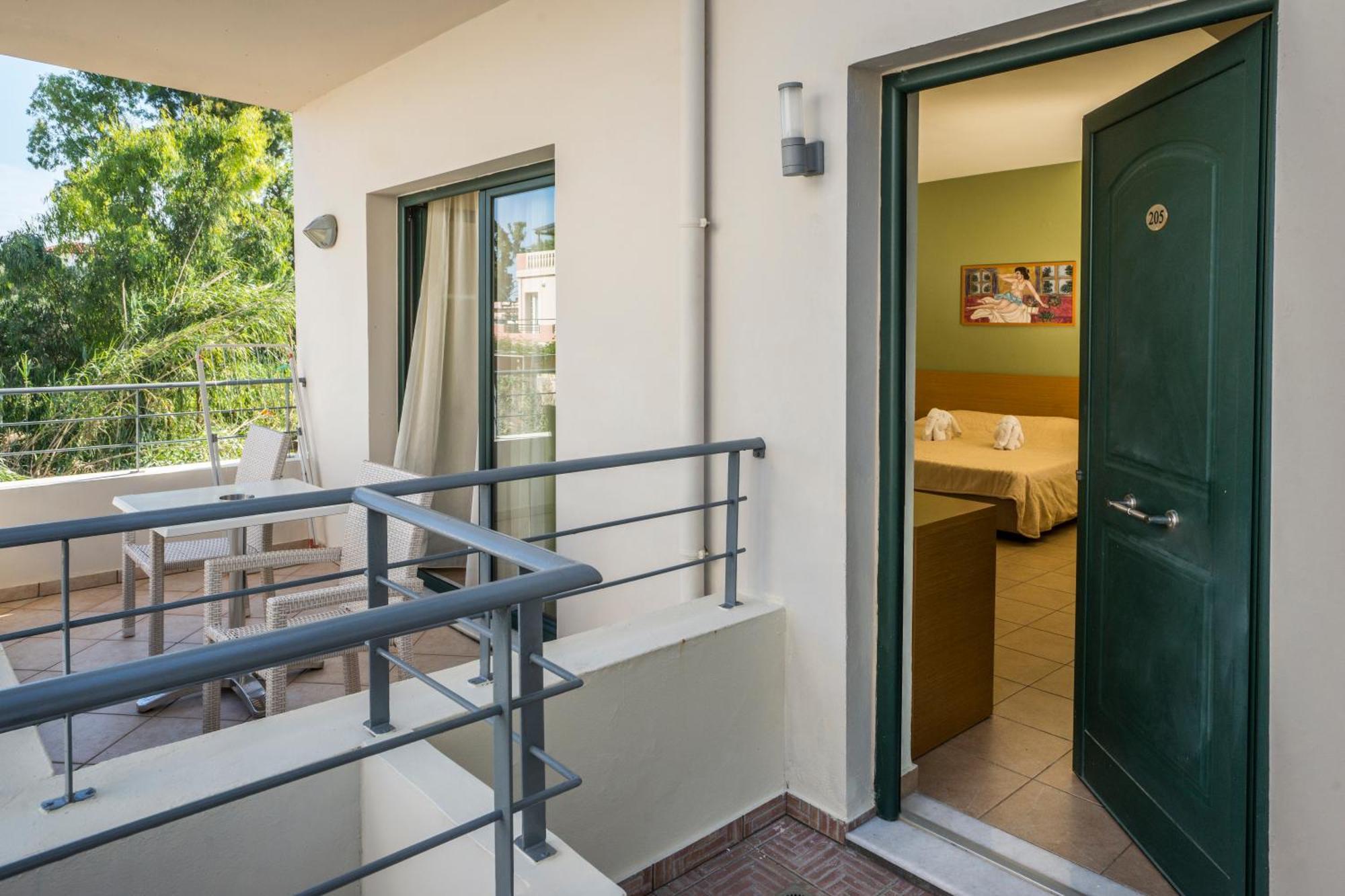 Athina Beach Hotel Kato Daratso Rum bild